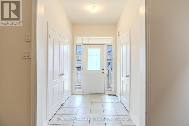 Photo du bâtiment - 83 Great Fls Blvd