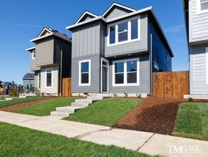 Building Photo - 7242 S Rdg Wy