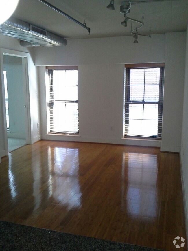 Building Photo - 2328 Champlain St NW