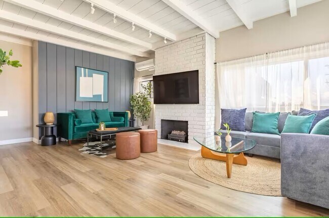 Foto del edificio - 326 Rosecrans Ave