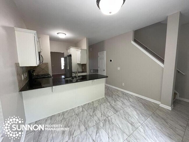 Foto del edificio - 2 Bed, 2.5 Bath Townhome in Prosperity Place!