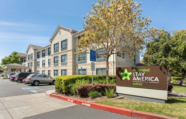 Building Photo - Furnished Studio-Richmond - Hilltop Mall