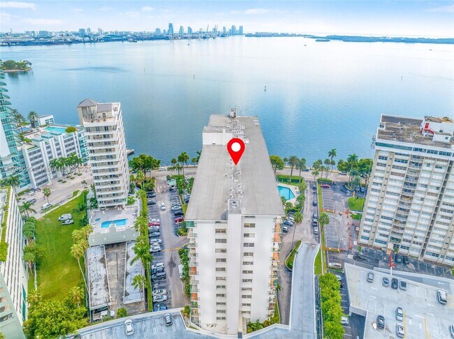 Foto del edificio - 1408 Brickell Bay Dr