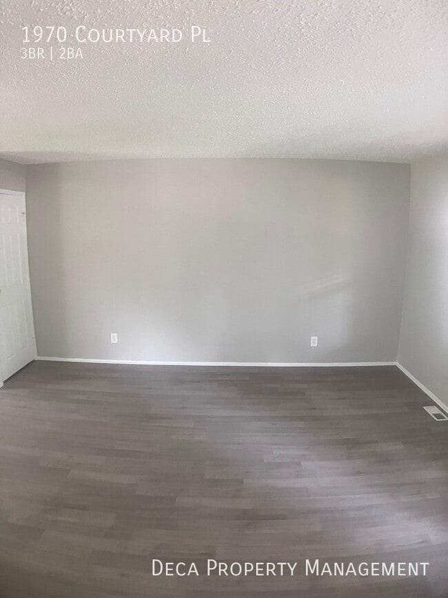 Building Photo - 3 Bedroom 2 Bathroom House