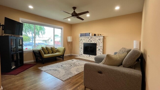 Building Photo - 4444 Gibraltar Dr