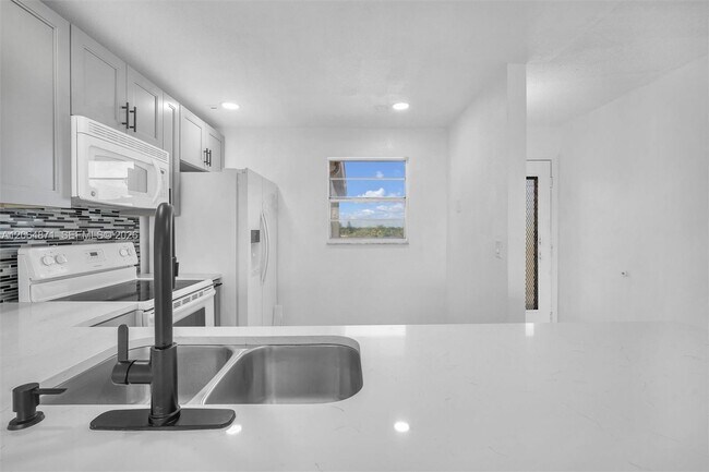 Foto del edificio - 2601 NE 3rd Ct