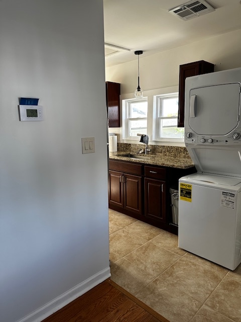 Building Photo - 206 Division Street