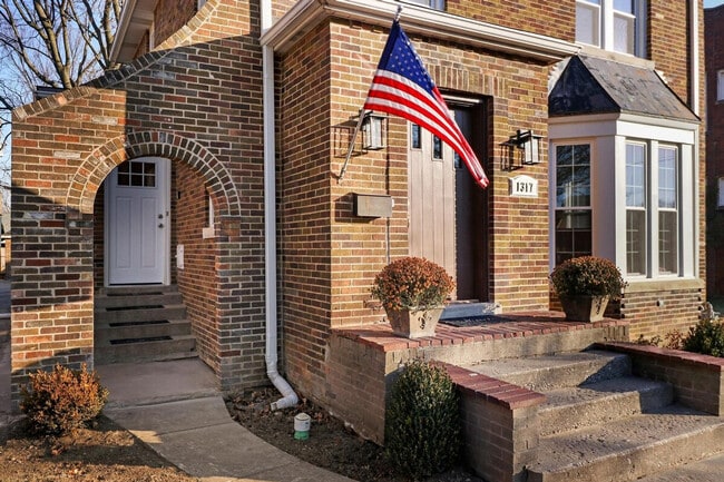 Building Photo - 1317 N Jackson St