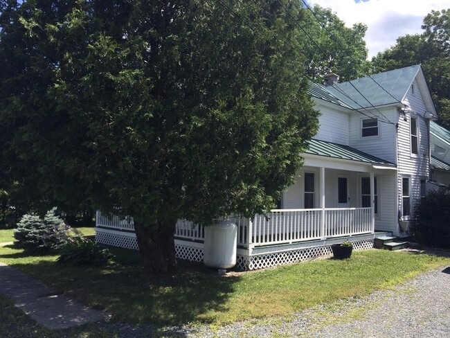 Building Photo - 1711 W Woodstock Rd