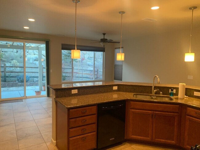 Foto del edificio - Executive Home in 55+ Del Webb Community of Somersett