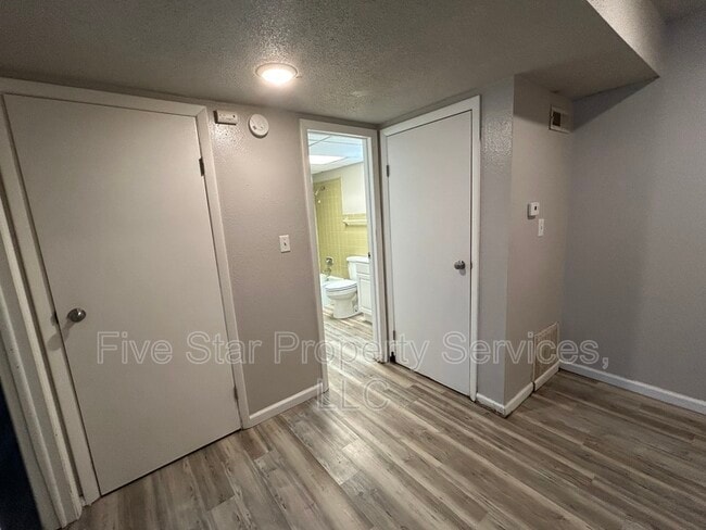 Foto del edificio - 205 W Allen St