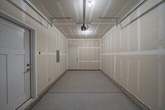 Building Photo - Equinox on Lincoln