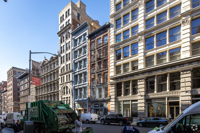 Foto del edificio - 547 Broadway