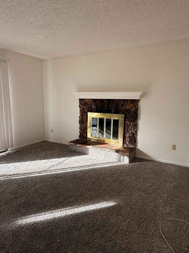 Building Photo - 1191 Rayburn Dr