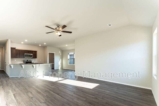 Photo - 4405 SW Sackett Ave House