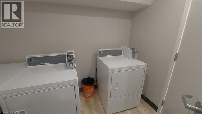 Building Photo - 181 King St E