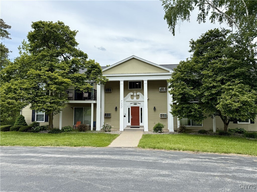 Foto principal - 7112 New Yorker Ave