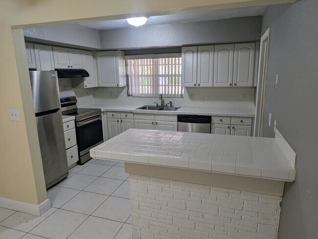 Foto del edificio - 664 W Melrose Cir