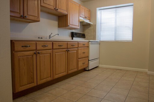 Building Photo - 533 14th Ave