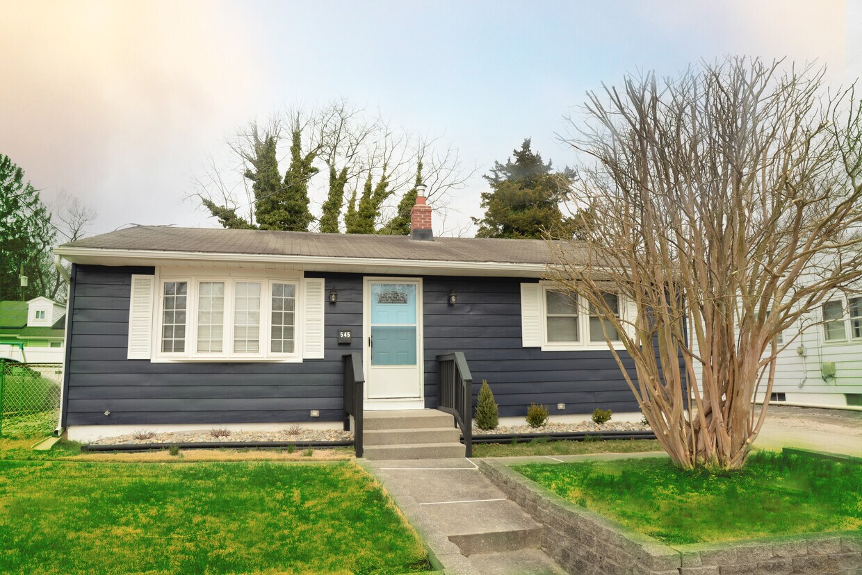 Primary Photo - 545 West Ave