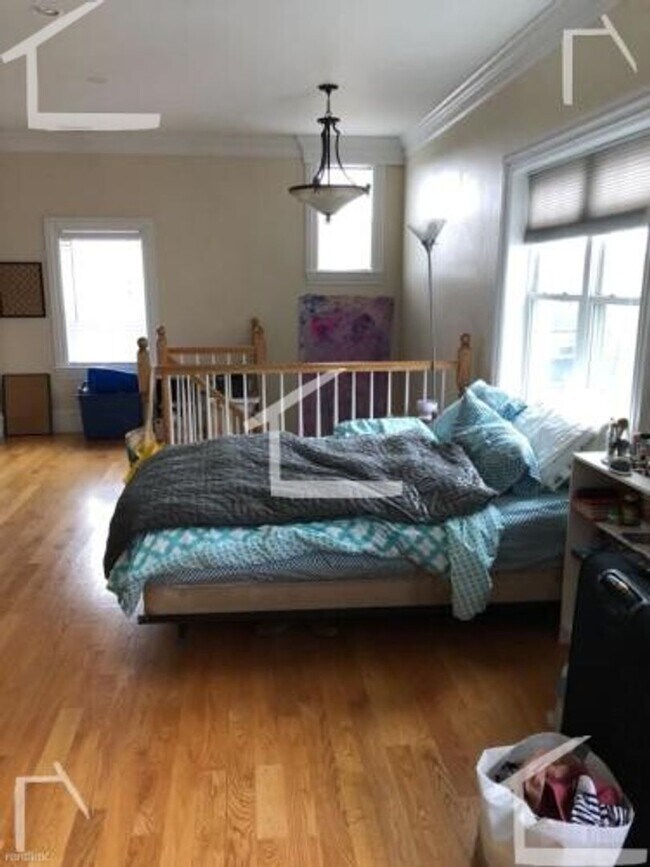 Foto del edificio - Charming 4 Bedroom-No Broker Fee