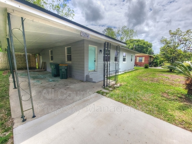 Primary Photo - 3919 Skycrest Dr
