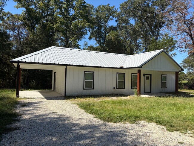 Building Photo - 310 Spring Lake Dr