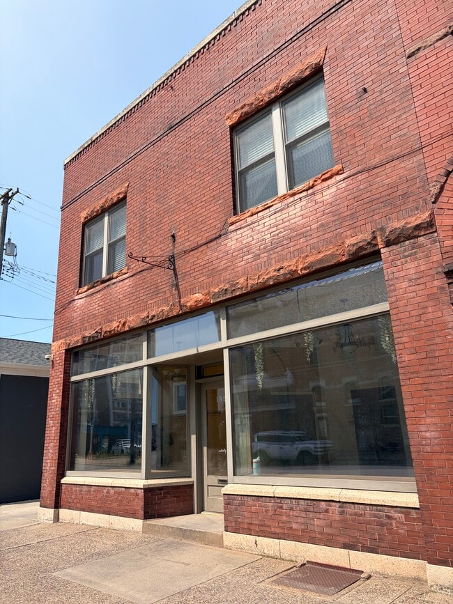 Building Photo - 159 Walnut St