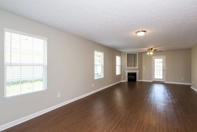 Building Photo - 465 Cathedral Dr