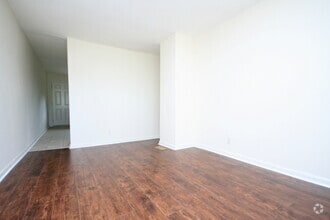 Building Photo - 1015 McKee Rd