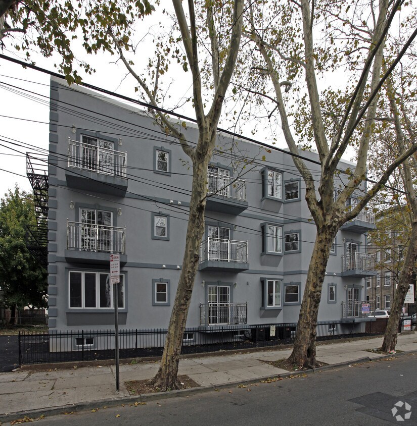 Foto del edificio - 17 Liberty Ave