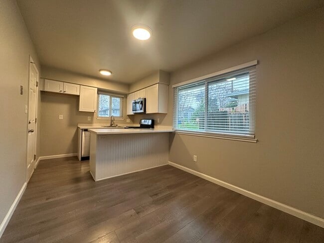 Building Photo - Cute 3/1 Duplex in Fair Oaks