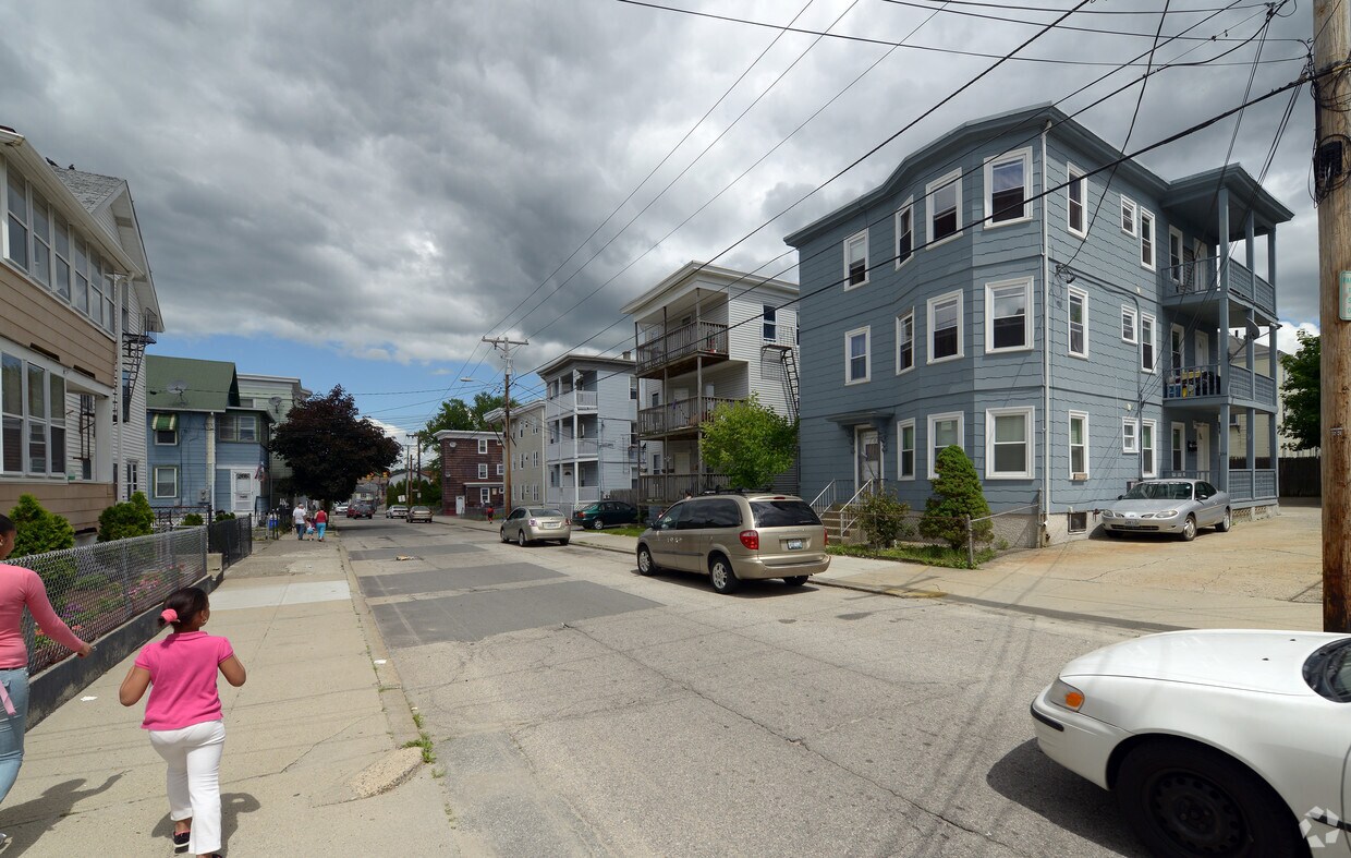Building Photo - 224 Cowden St