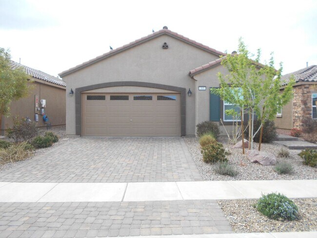 Building Photo - Charming single-story home located in the ...
