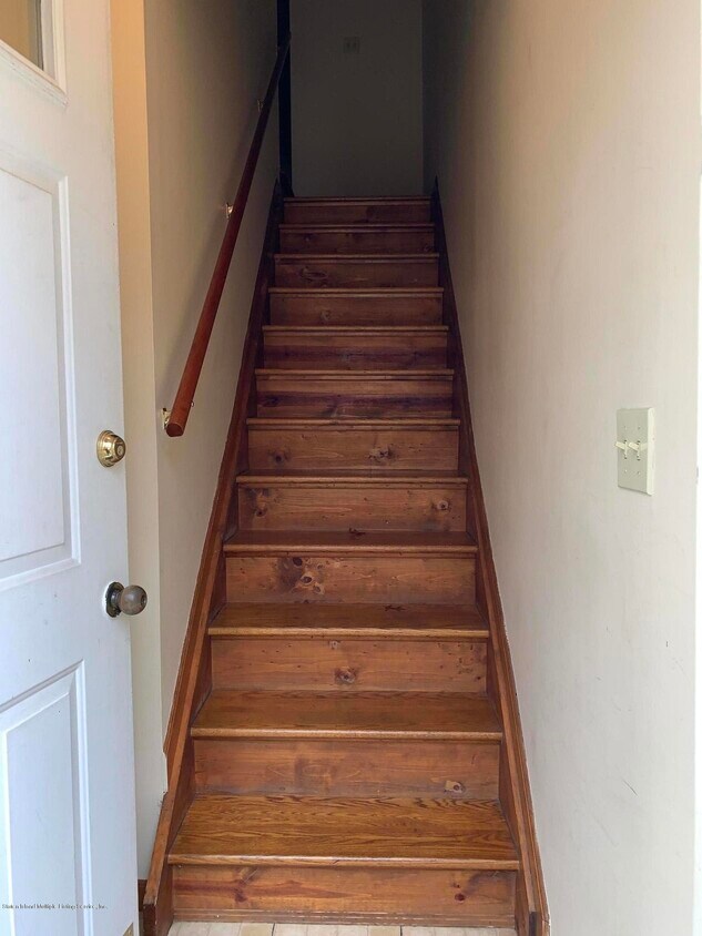 33 Ramona Ave, Staten Island, NY 10312 Room for Rent in Staten Island