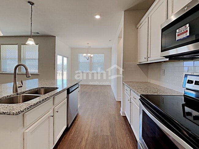 Building Photo - 115 Samara Ln
