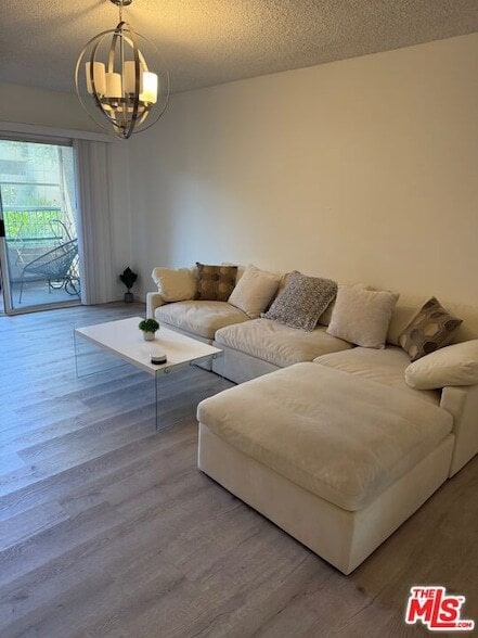 Foto del edificio - 18307 Burbank Blvd