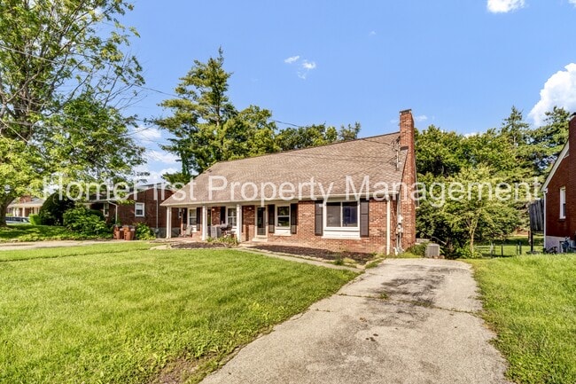 Foto del edificio - 105 Meadowlark Dr
