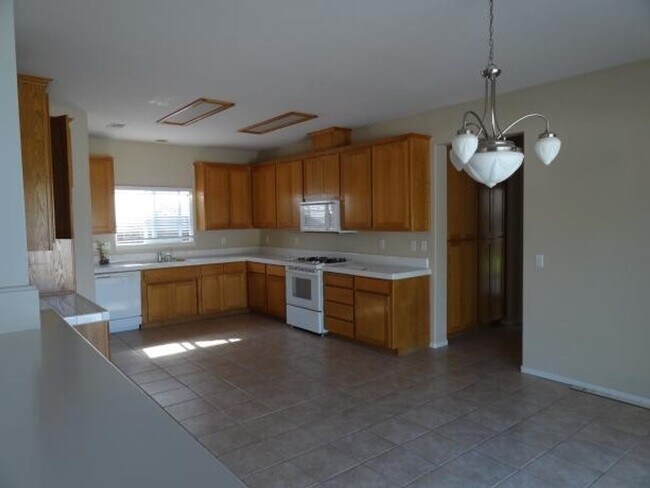 Building Photo - 1591 Huckleberry Arroyo Grande CA