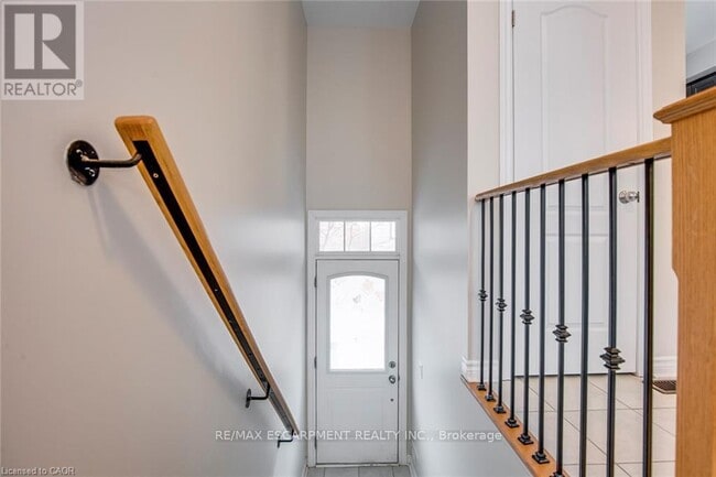 Building Photo - 991 Reimer Common