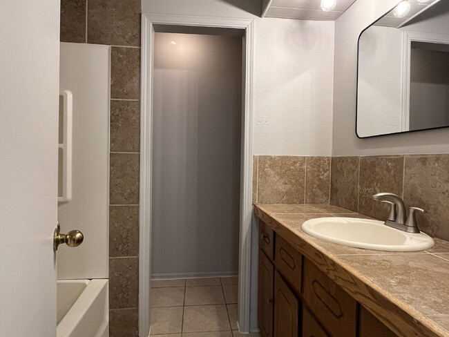 Building Photo - 2 Bedroom- Walking Distance to OSU Campus!!