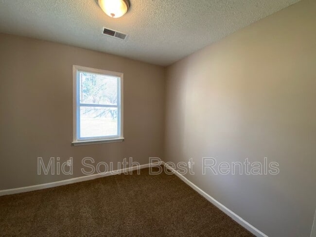 Building Photo - 3294 Ridgemont Ave