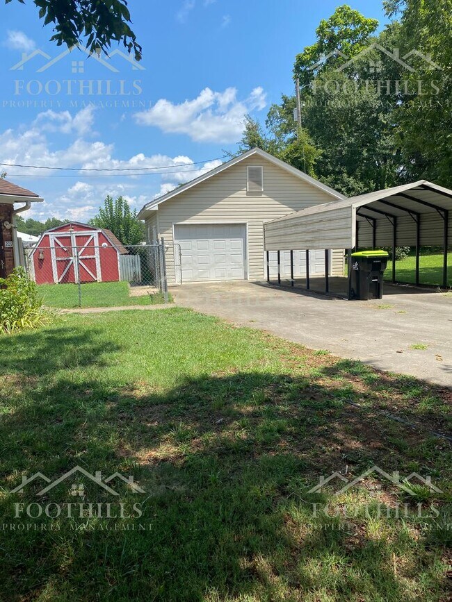 Foto del edificio - 209 Brentwood Cir
