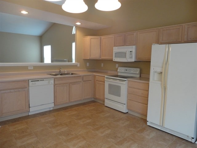 Building Photo - 12293 Driftstone Dr