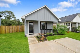 Building Photo - 17038 Marie Vlg Dr