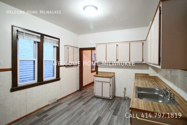 Building Photo - Single family in Johnson's Woods & easy ac...