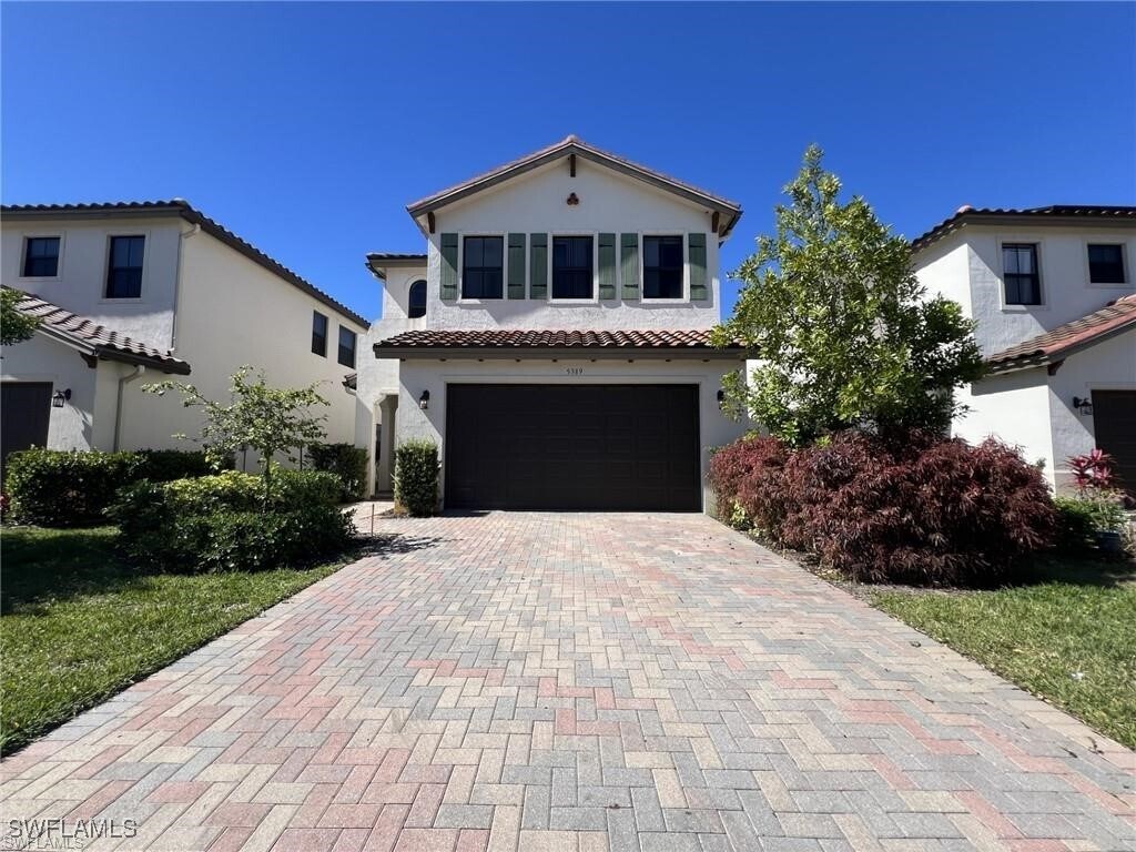 Foto principal - 5389 Cameron Dr