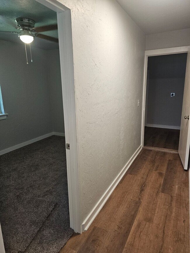 Foto del edificio - 3 bed 2 bath Newly Renovated Home For Rent