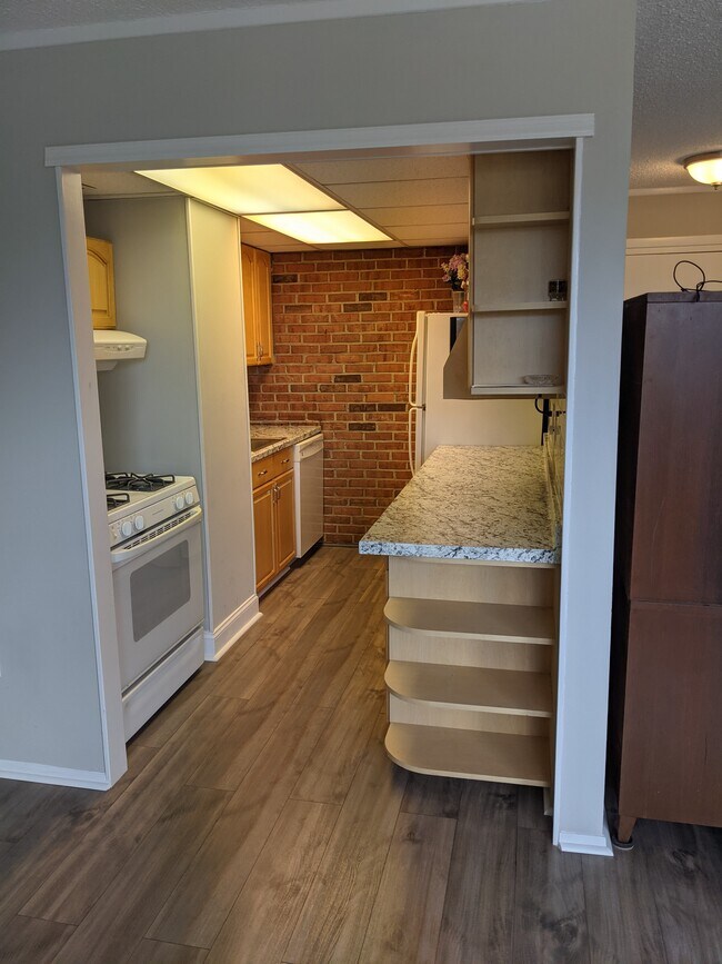 5353 Columbia Pike Unit 103, Arlington, VA 22204 Condo for Rent in