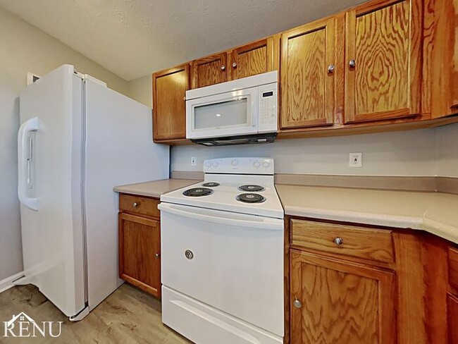 Building Photo - 1242 Summer Ridge Ln